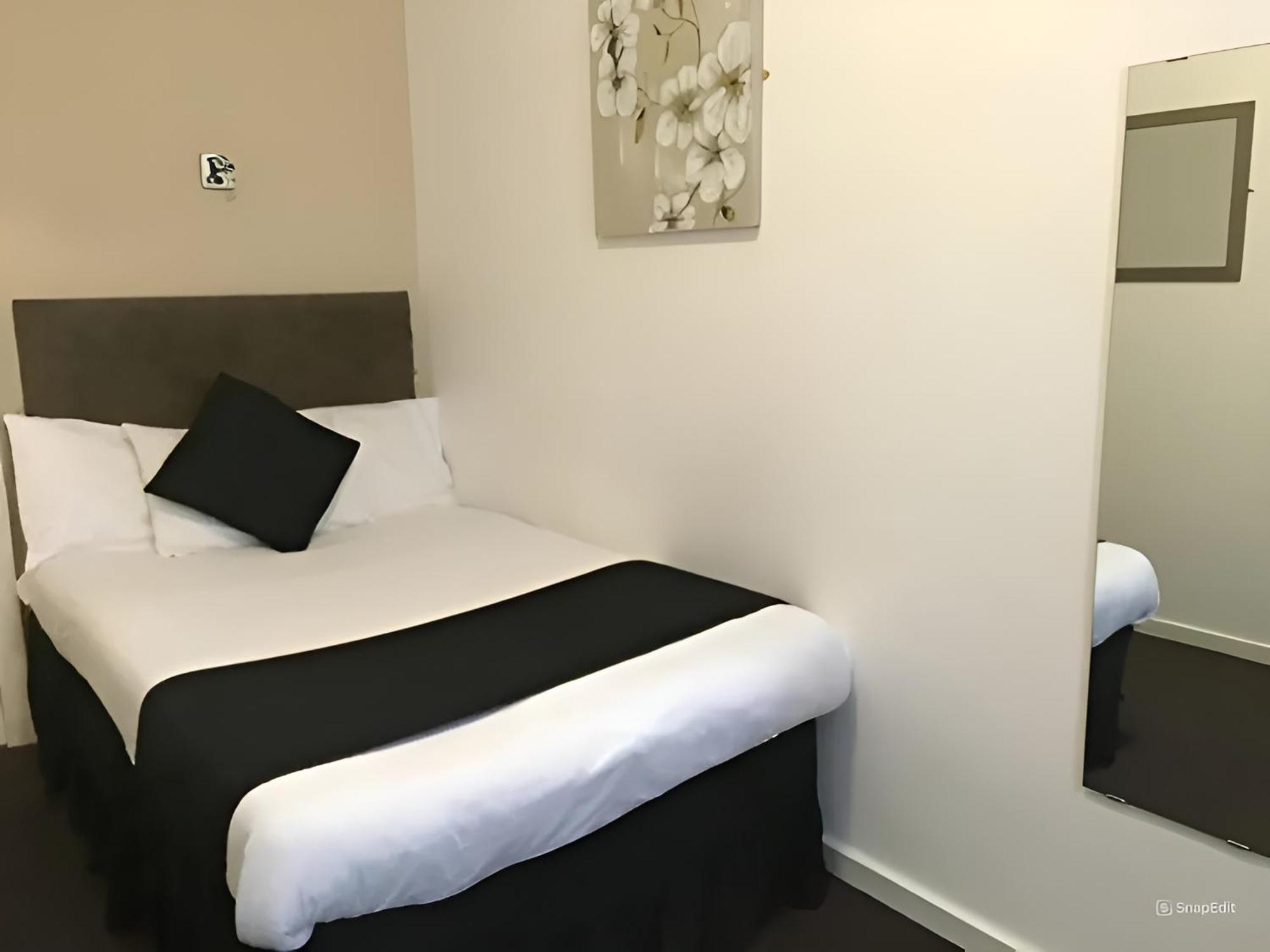 Lord Nelson Hotel Ливърпул Екстериор снимка
